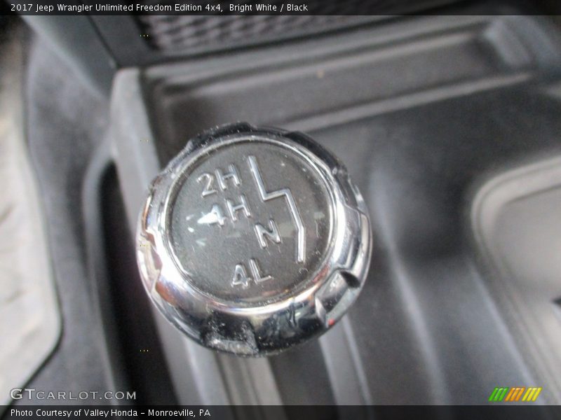 Bright White / Black 2017 Jeep Wrangler Unlimited Freedom Edition 4x4