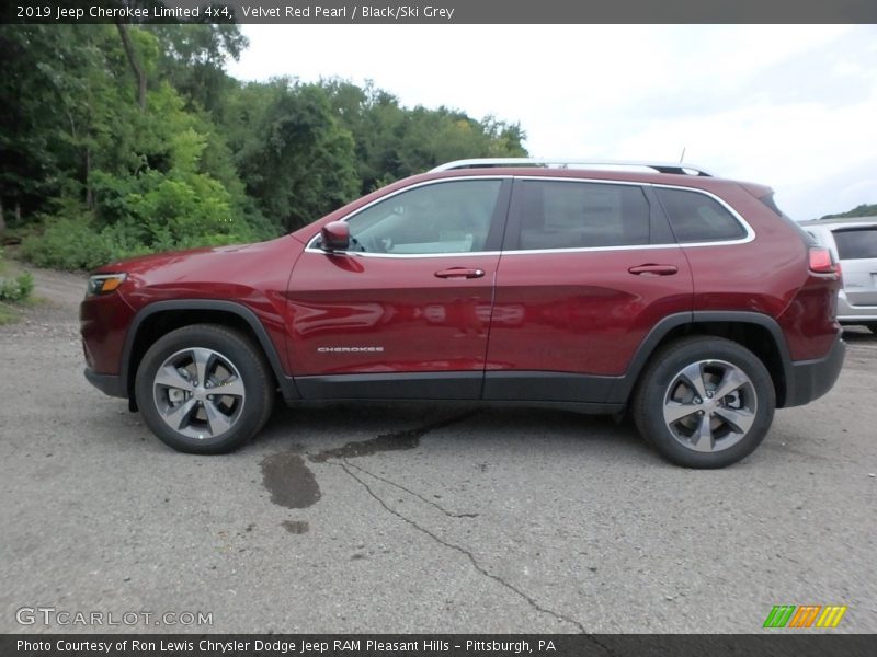 Velvet Red Pearl / Black/Ski Grey 2019 Jeep Cherokee Limited 4x4