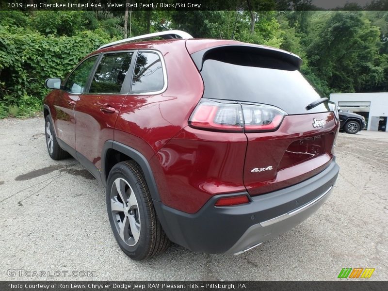 Velvet Red Pearl / Black/Ski Grey 2019 Jeep Cherokee Limited 4x4