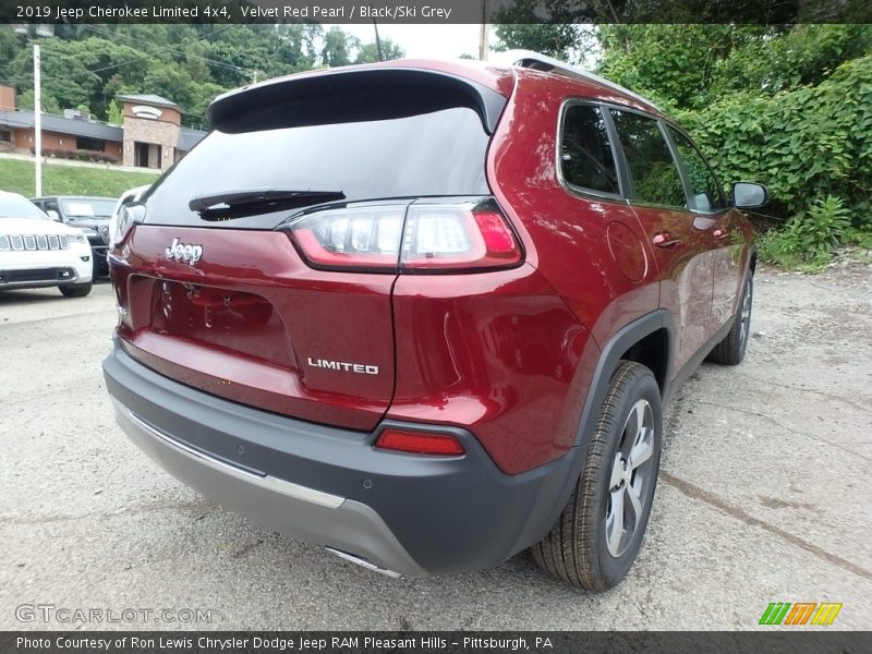 Velvet Red Pearl / Black/Ski Grey 2019 Jeep Cherokee Limited 4x4