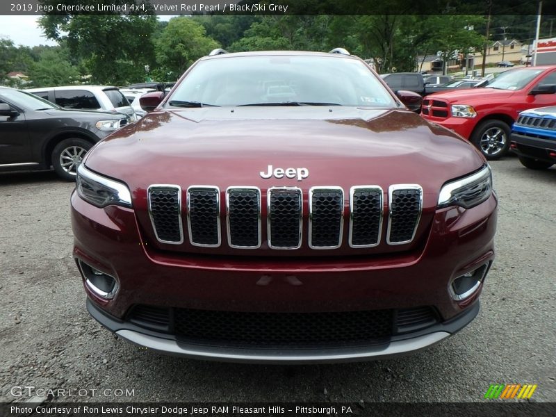 Velvet Red Pearl / Black/Ski Grey 2019 Jeep Cherokee Limited 4x4