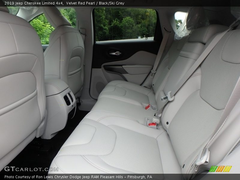 Velvet Red Pearl / Black/Ski Grey 2019 Jeep Cherokee Limited 4x4