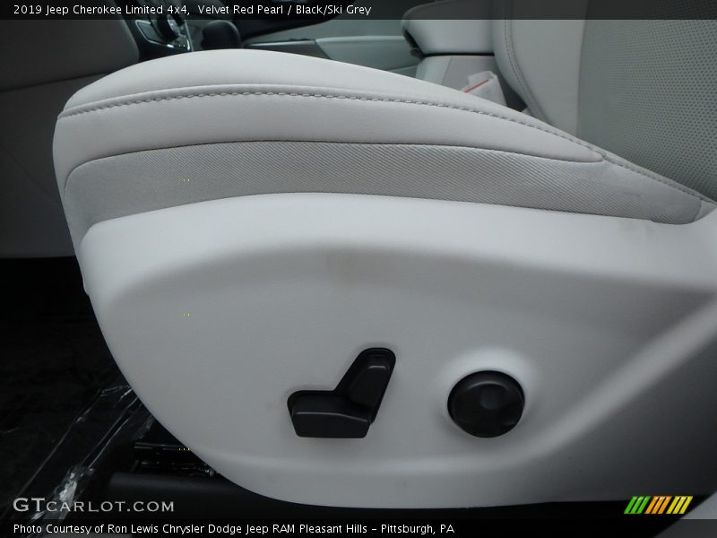 Velvet Red Pearl / Black/Ski Grey 2019 Jeep Cherokee Limited 4x4