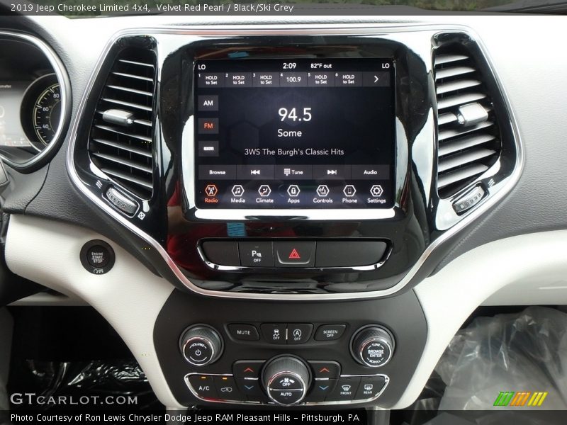 Velvet Red Pearl / Black/Ski Grey 2019 Jeep Cherokee Limited 4x4