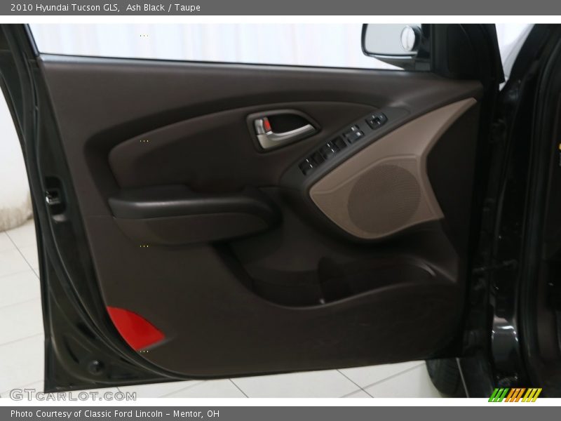 Ash Black / Taupe 2010 Hyundai Tucson GLS