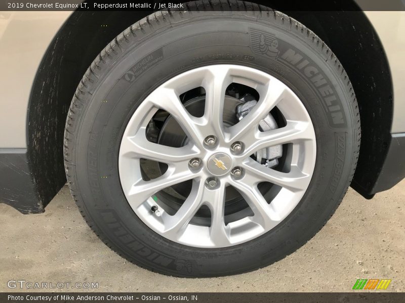 Pepperdust Metallic / Jet Black 2019 Chevrolet Equinox LT