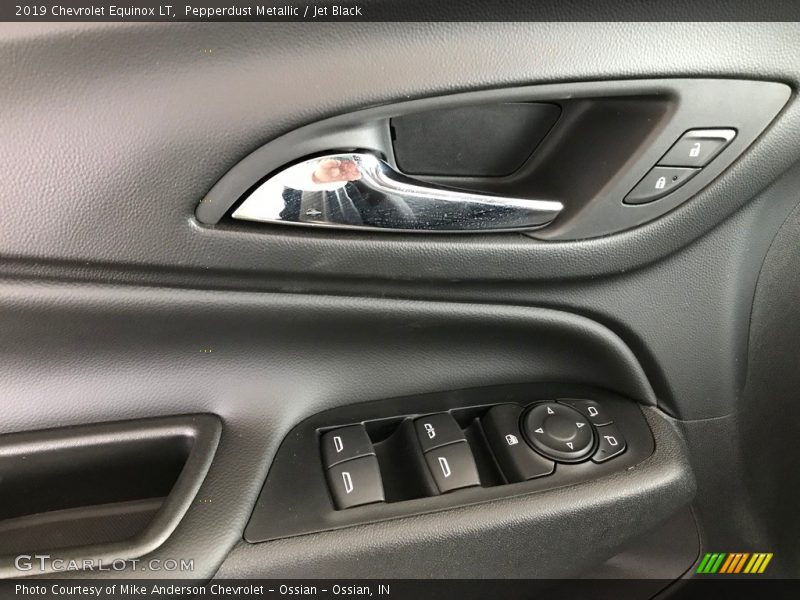 Pepperdust Metallic / Jet Black 2019 Chevrolet Equinox LT