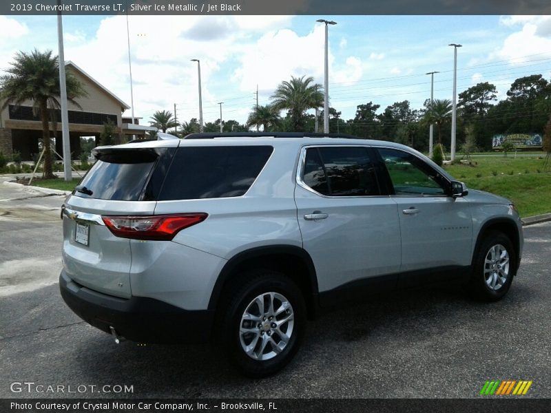 Silver Ice Metallic / Jet Black 2019 Chevrolet Traverse LT