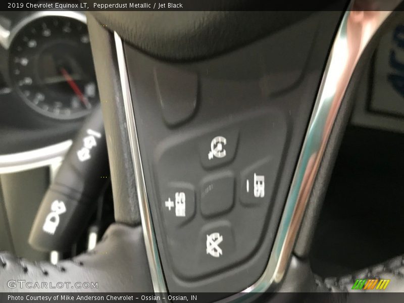 Pepperdust Metallic / Jet Black 2019 Chevrolet Equinox LT