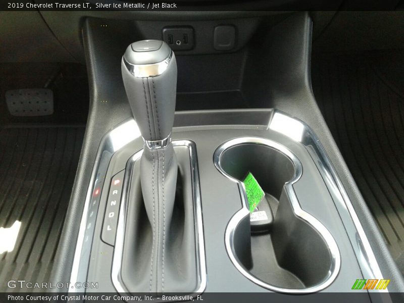 Silver Ice Metallic / Jet Black 2019 Chevrolet Traverse LT