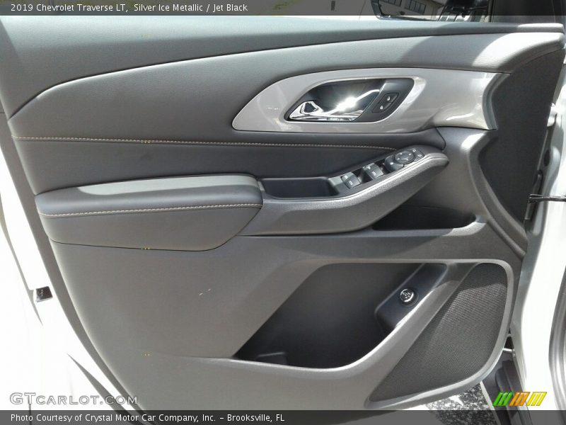Silver Ice Metallic / Jet Black 2019 Chevrolet Traverse LT