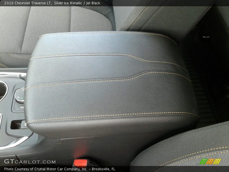 Silver Ice Metallic / Jet Black 2019 Chevrolet Traverse LT