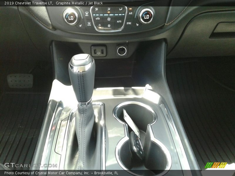 Graphite Metallic / Jet Black 2019 Chevrolet Traverse LT