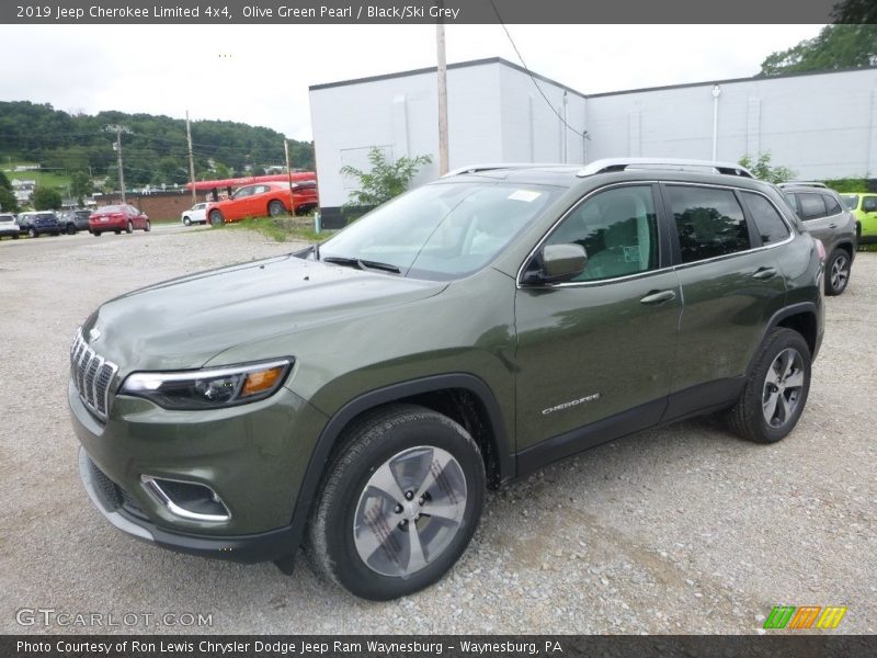 Olive Green Pearl / Black/Ski Grey 2019 Jeep Cherokee Limited 4x4