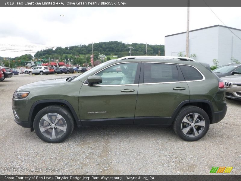 Olive Green Pearl / Black/Ski Grey 2019 Jeep Cherokee Limited 4x4