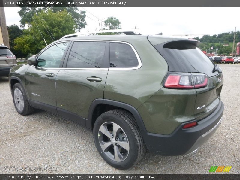 Olive Green Pearl / Black/Ski Grey 2019 Jeep Cherokee Limited 4x4