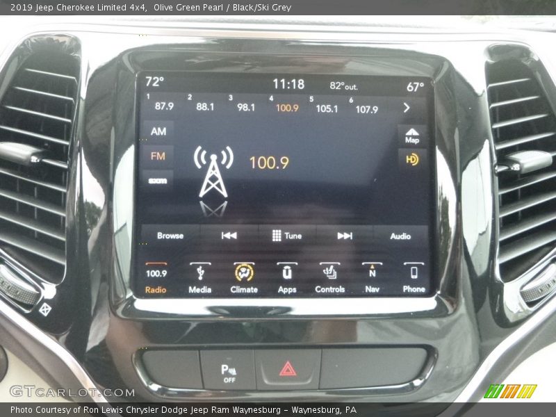 Olive Green Pearl / Black/Ski Grey 2019 Jeep Cherokee Limited 4x4