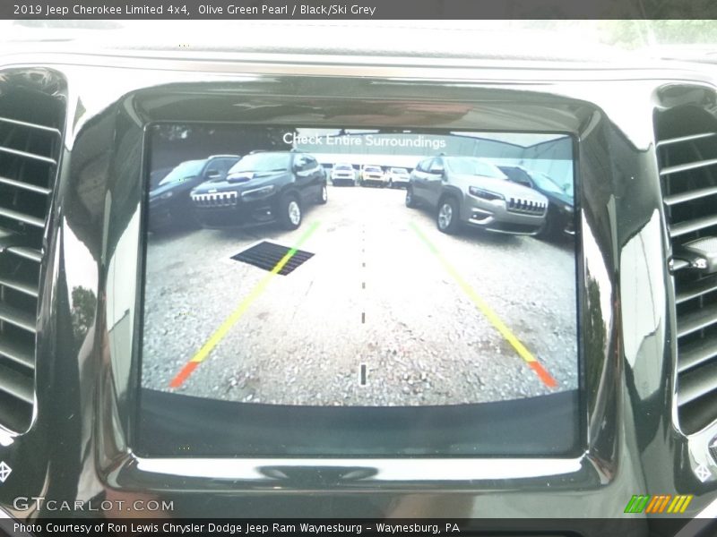 Olive Green Pearl / Black/Ski Grey 2019 Jeep Cherokee Limited 4x4