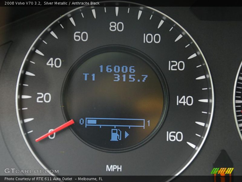 Silver Metallic / Anthracite Black 2008 Volvo V70 3.2