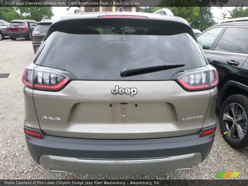 Light Brownstone Pearl / Black/Ski Grey 2019 Jeep Cherokee Limited 4x4