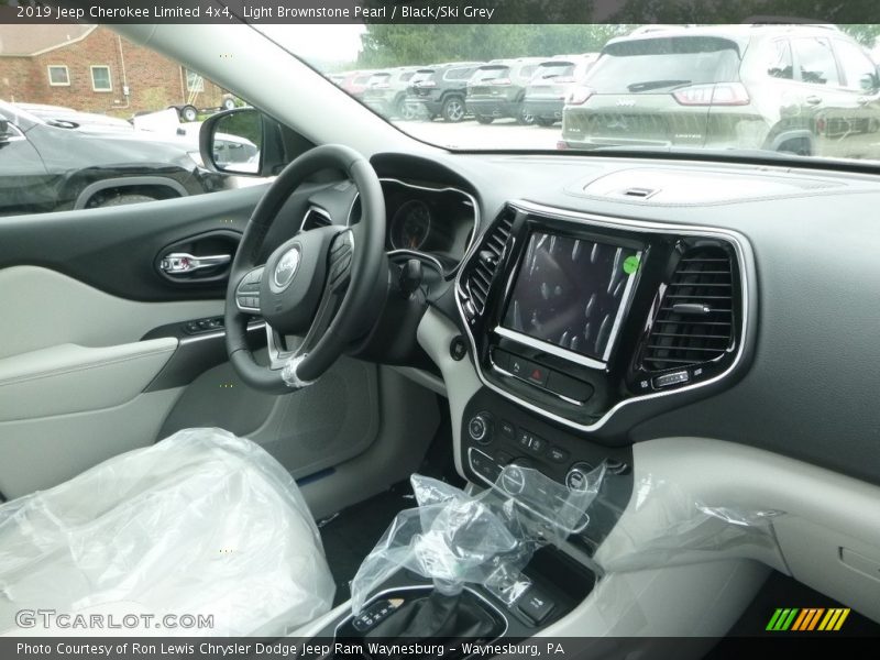 Light Brownstone Pearl / Black/Ski Grey 2019 Jeep Cherokee Limited 4x4