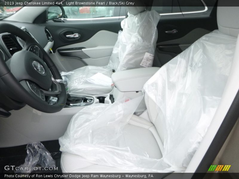Light Brownstone Pearl / Black/Ski Grey 2019 Jeep Cherokee Limited 4x4
