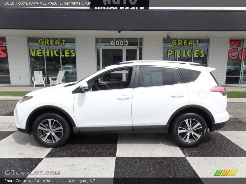 Super White / Ash 2018 Toyota RAV4 XLE AWD