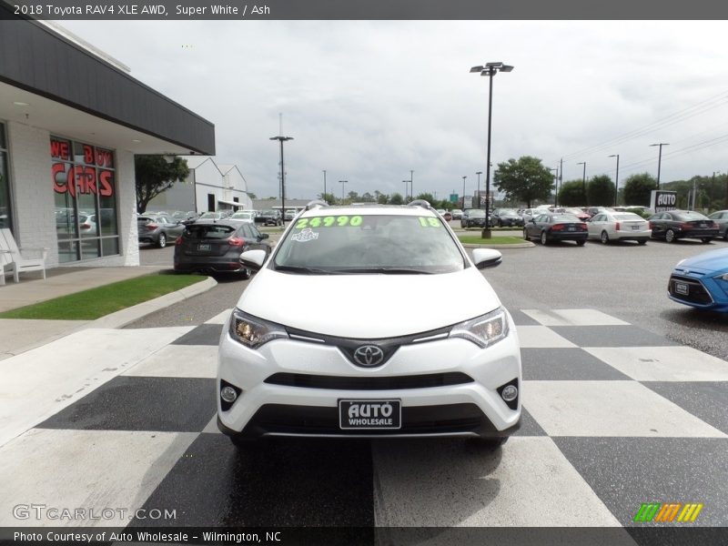 Super White / Ash 2018 Toyota RAV4 XLE AWD