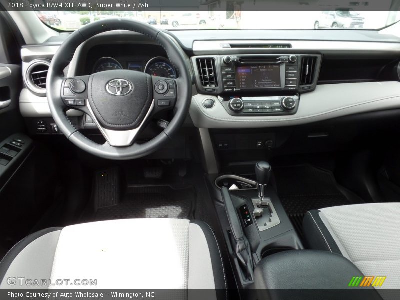 Super White / Ash 2018 Toyota RAV4 XLE AWD