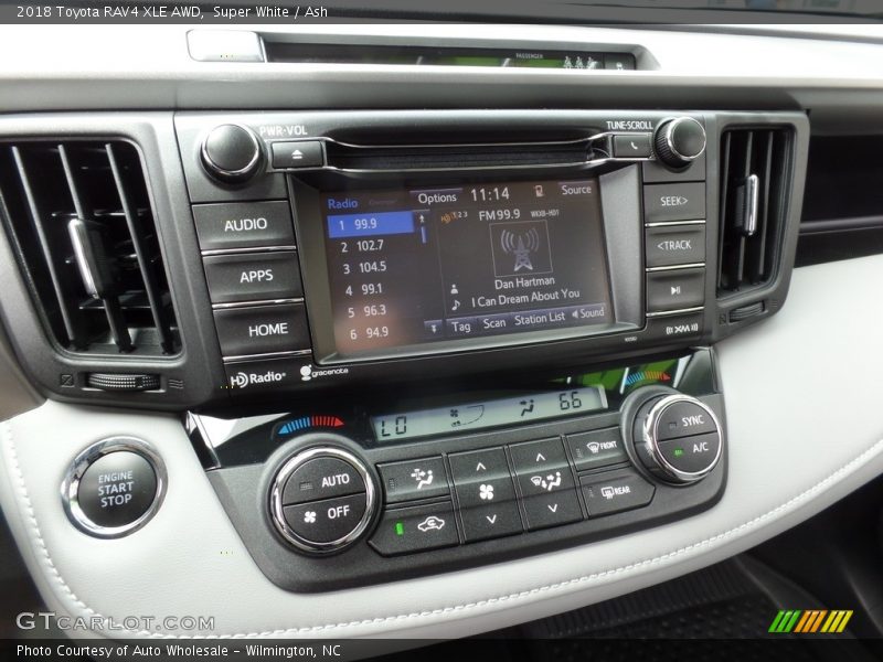 Super White / Ash 2018 Toyota RAV4 XLE AWD