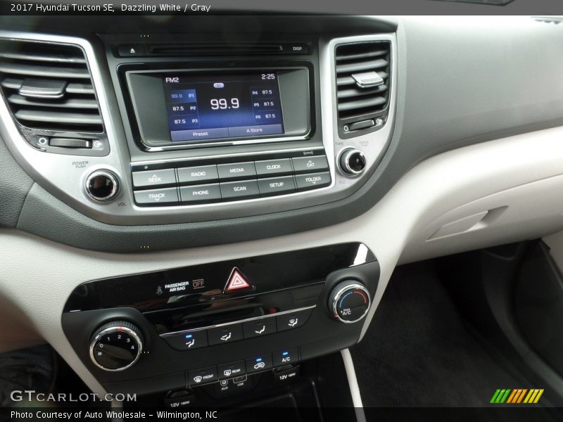 Dazzling White / Gray 2017 Hyundai Tucson SE