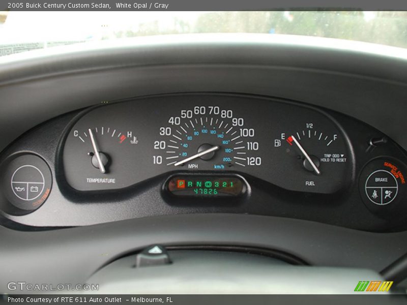 White Opal / Gray 2005 Buick Century Custom Sedan