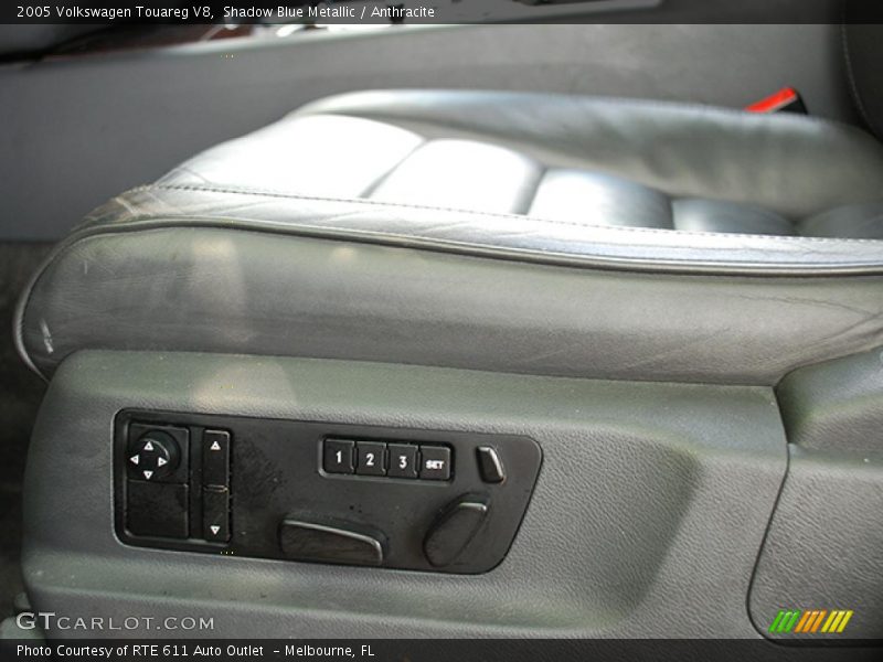 Shadow Blue Metallic / Anthracite 2005 Volkswagen Touareg V8