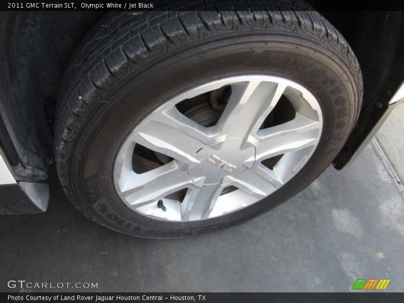 Olympic White / Jet Black 2011 GMC Terrain SLT