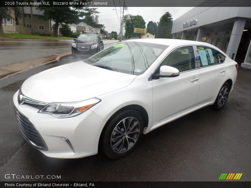 Blizzard White Pearl / Almond 2018 Toyota Avalon XLE