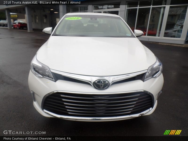 Blizzard White Pearl / Almond 2018 Toyota Avalon XLE