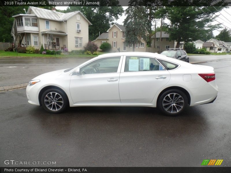 Blizzard White Pearl / Almond 2018 Toyota Avalon XLE