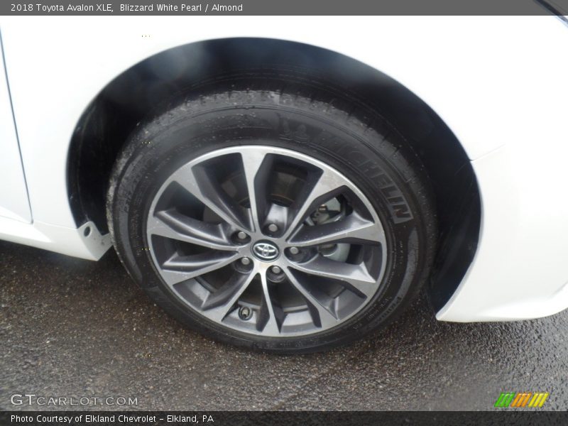 Blizzard White Pearl / Almond 2018 Toyota Avalon XLE