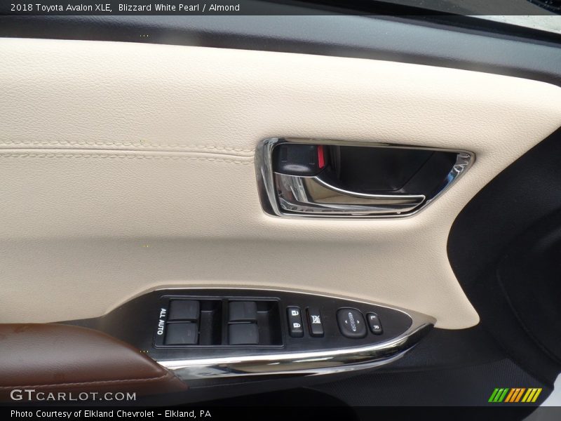 Blizzard White Pearl / Almond 2018 Toyota Avalon XLE