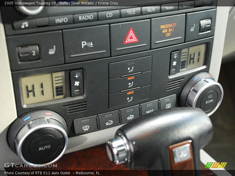 Reflex Silver Metallic / Kristal Grey 2005 Volkswagen Touareg V8
