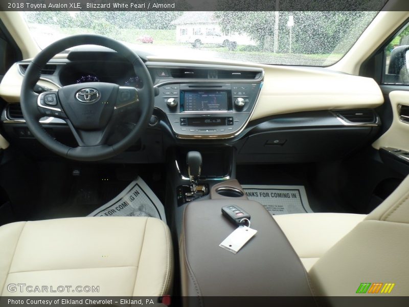 Blizzard White Pearl / Almond 2018 Toyota Avalon XLE
