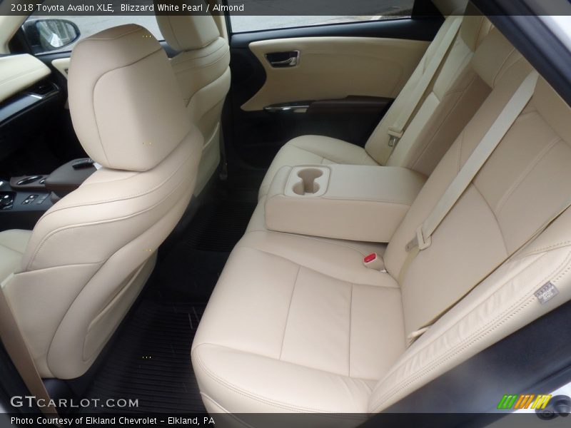 Blizzard White Pearl / Almond 2018 Toyota Avalon XLE