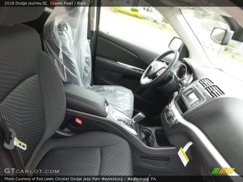 Granite Pearl / Black 2018 Dodge Journey SE
