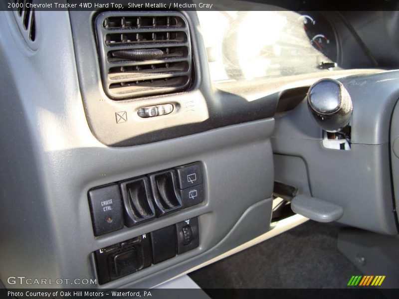 Silver Metallic / Medium Gray 2000 Chevrolet Tracker 4WD Hard Top