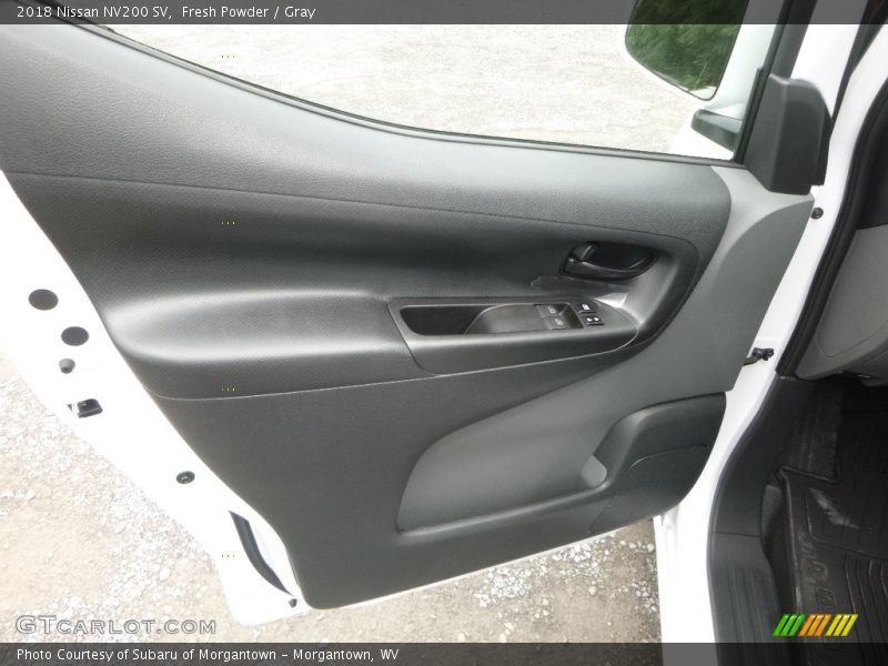Fresh Powder / Gray 2018 Nissan NV200 SV