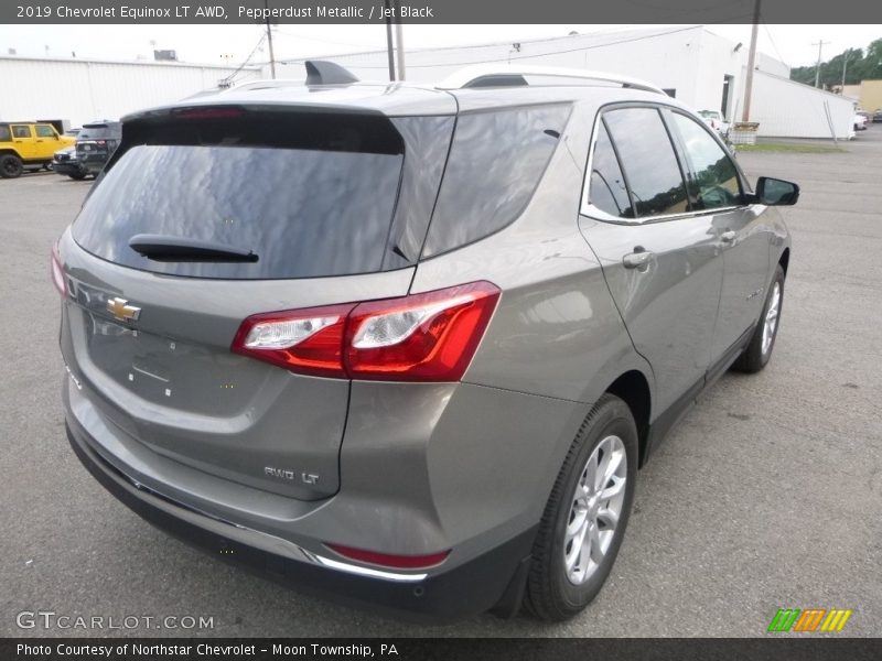Pepperdust Metallic / Jet Black 2019 Chevrolet Equinox LT AWD