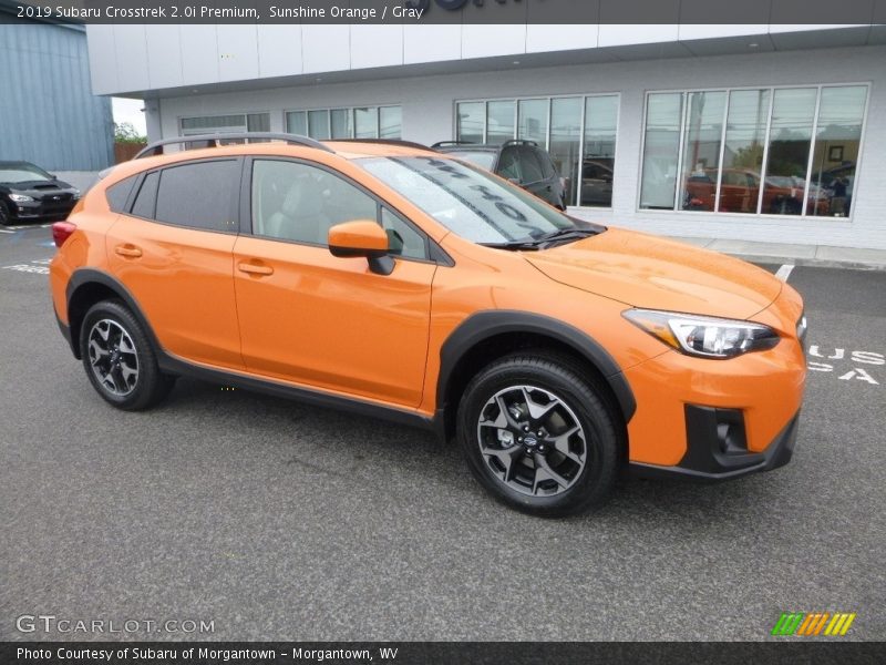 Front 3/4 View of 2019 Crosstrek 2.0i Premium