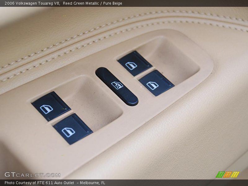Reed Green Metallic / Pure Beige 2006 Volkswagen Touareg V8