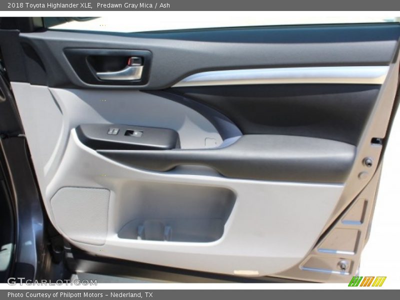 Predawn Gray Mica / Ash 2018 Toyota Highlander XLE
