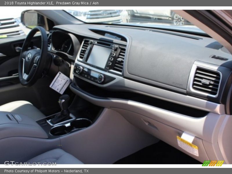 Predawn Gray Mica / Ash 2018 Toyota Highlander XLE